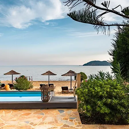 Beachfront Elena With Mini Pool And 别墅
